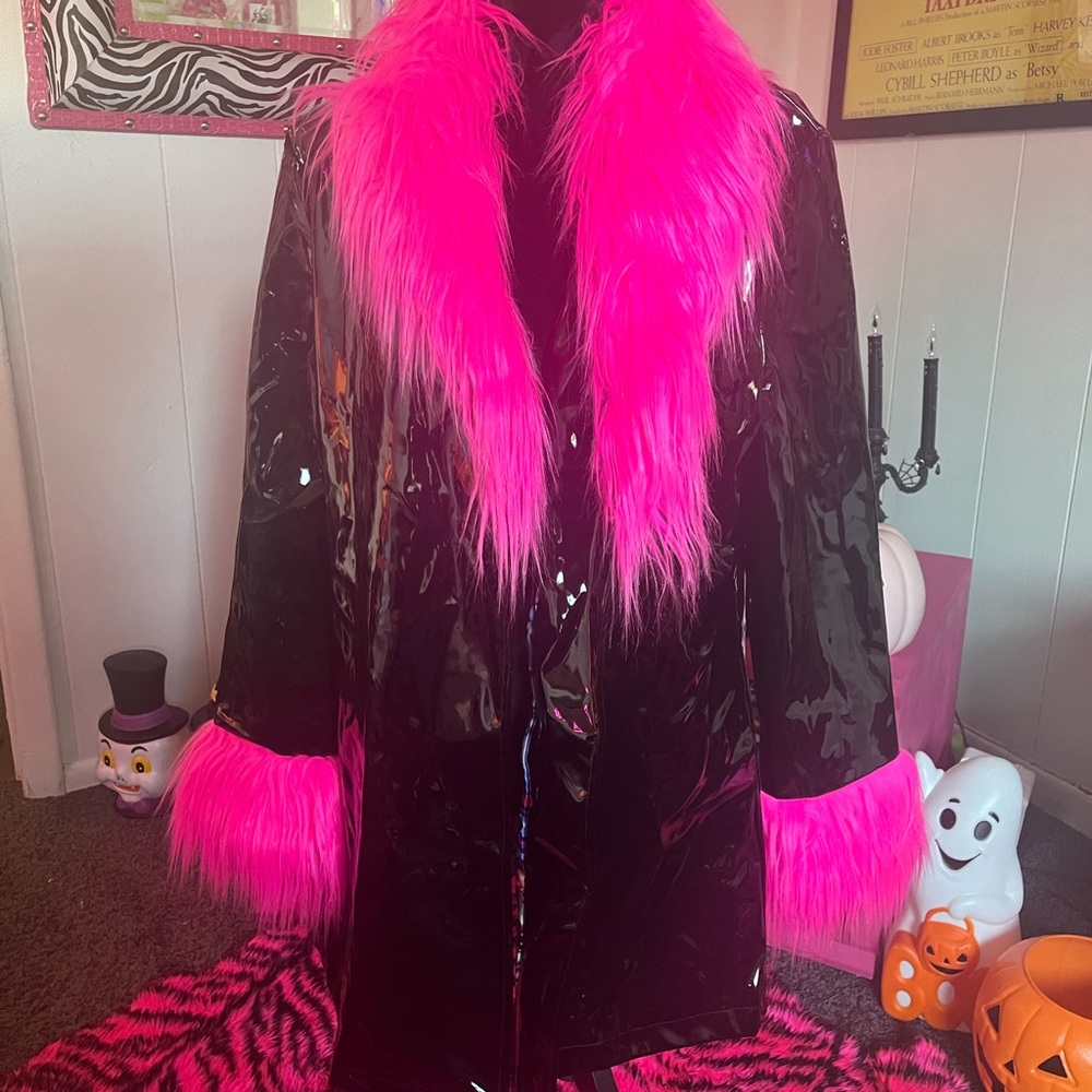 Dolls kill 90s vintage vibe hot pink faux fur coat jacket